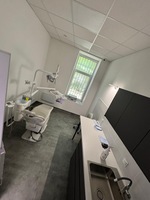 Gotowa klinika stomatologiczna 140 m² z odbiorami, 3 gabinety + RTG