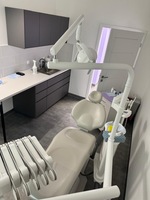 Gotowa klinika stomatologiczna 140 m² z odbiorami, 3 gabinety + RTG